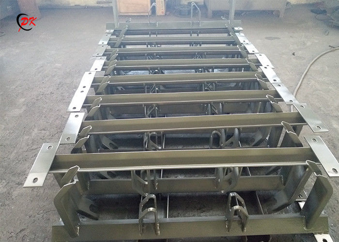 Cargo Transported Flat Conveyor Belt Self Cleaning Idlers Steel Conveyor Roller