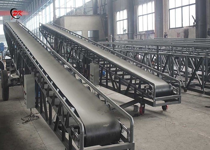Aggregated Mineral Mobile Belt Conveyor Adjustable Height Customized Size
